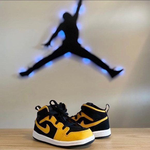 Air Jordan 1 - Picture 1 of 3